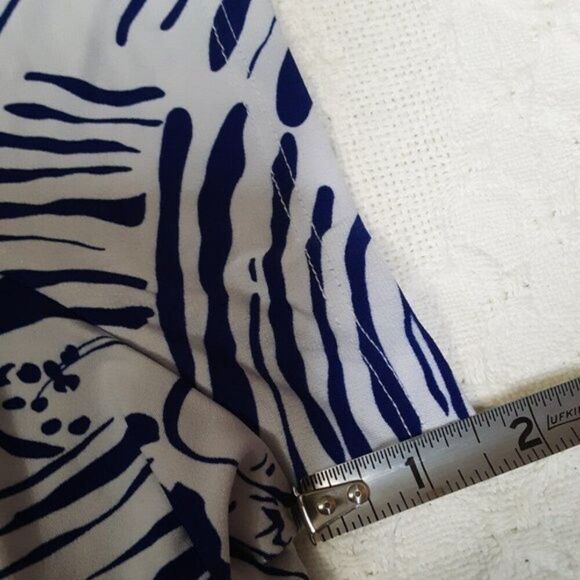 Susan Graver Women's Button Down Blue Shirt size 2X - Picture 8 of 12